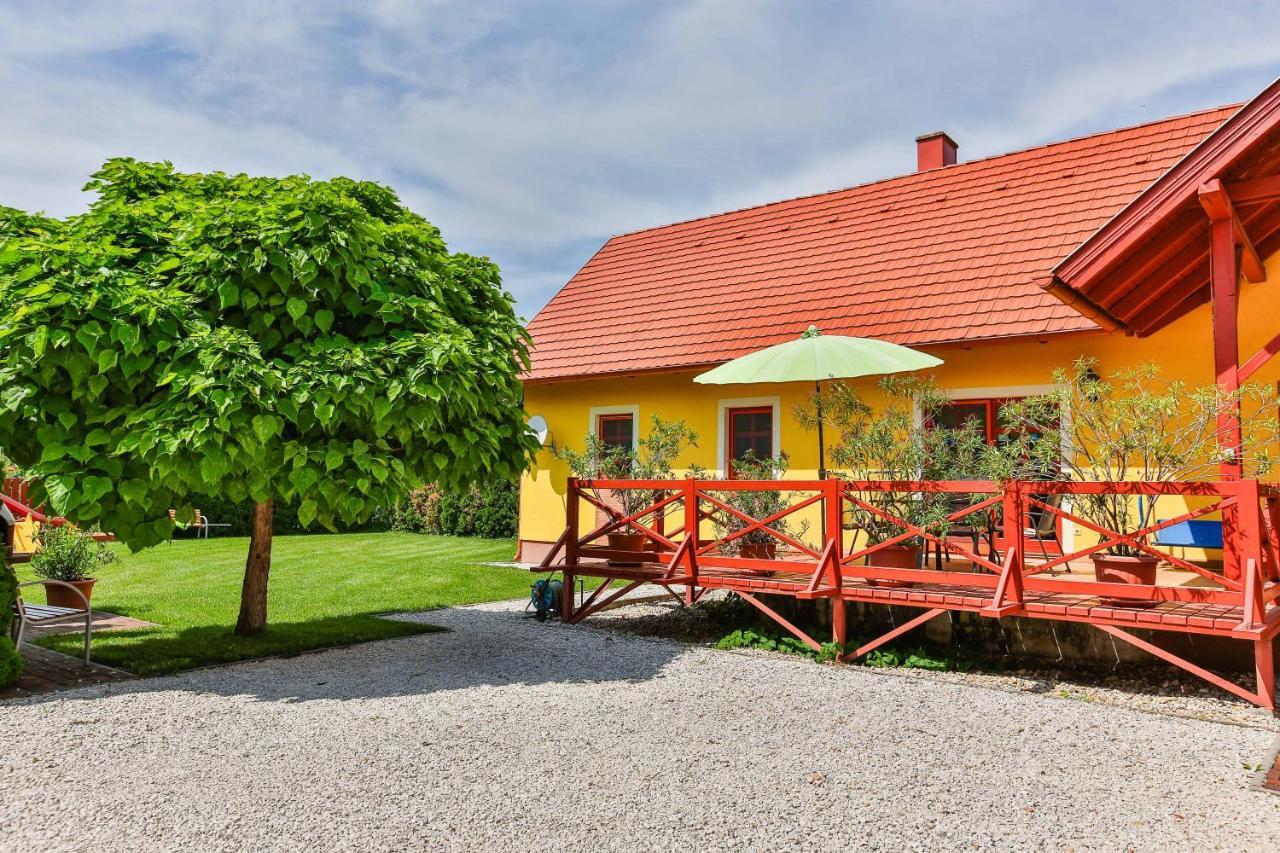 Sara-Lux Apartman Nyarliget Exteriér fotografie